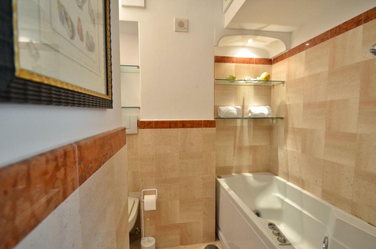 Casa Gadeamus Via Le Botteghe 12 Lägenhet Capri Exteriör bild